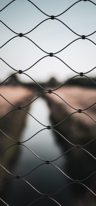 柴油价格 App 走势页面截图，深色背景上一条折线表示近三十天的价格变化，横轴标注着日期刻度